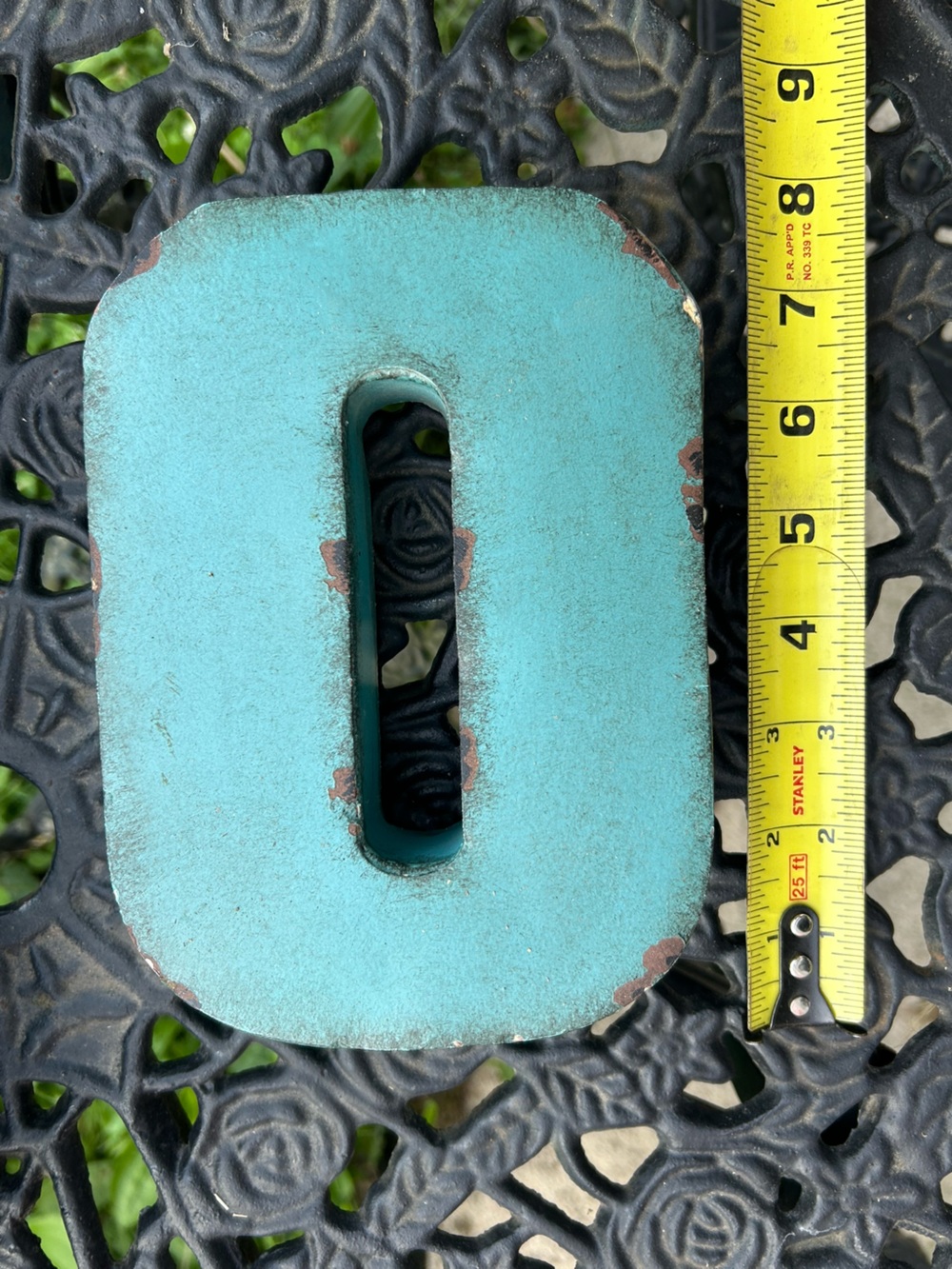Distressed Turquoise Metal Letter 'O' Accent